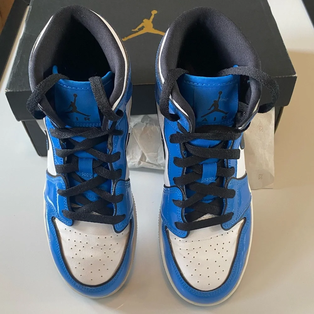 Nike Air Jordan 1 Mid Rise Signal Blue/White Size 7 Y